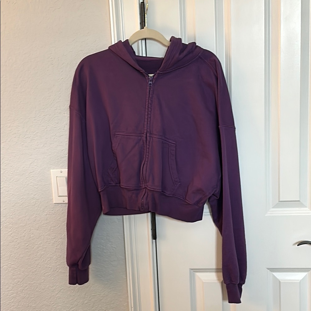 DAILY DRILLS purple crop hoodie (worn once)